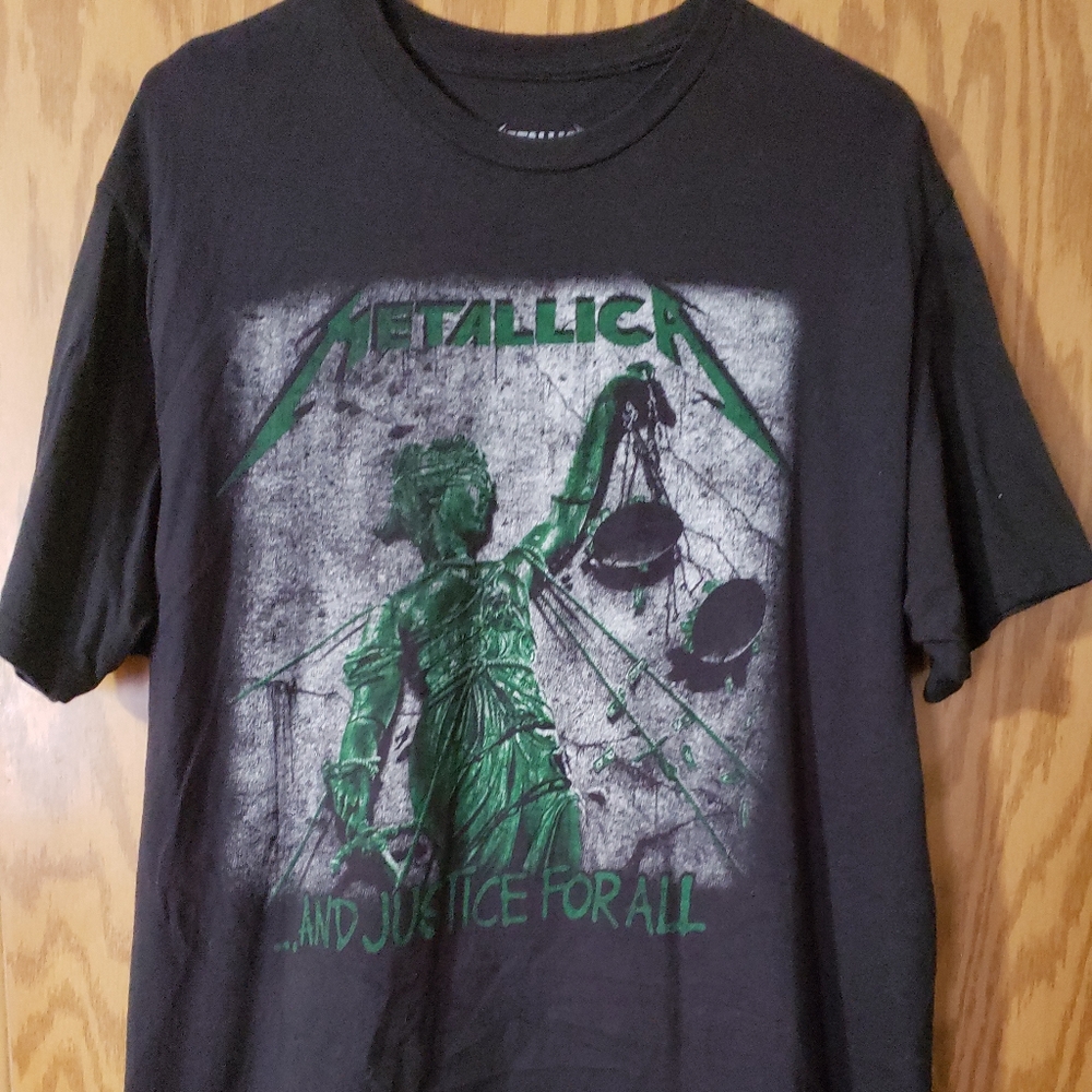 Mens XL Metallica Top